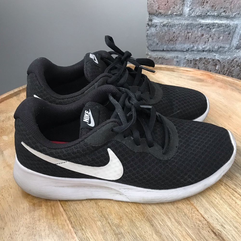 Women’s Nike’s size 8